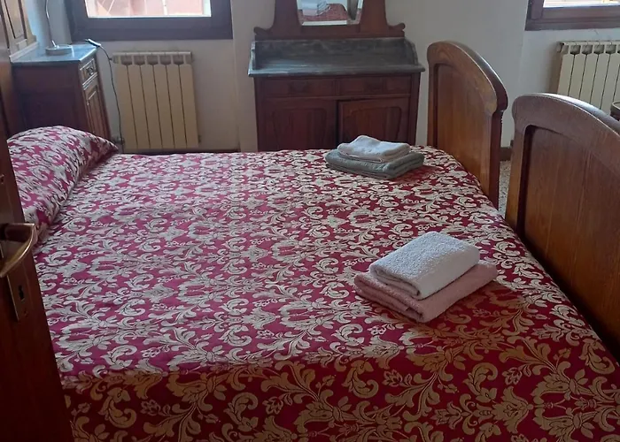 Large Confortable Balcony View