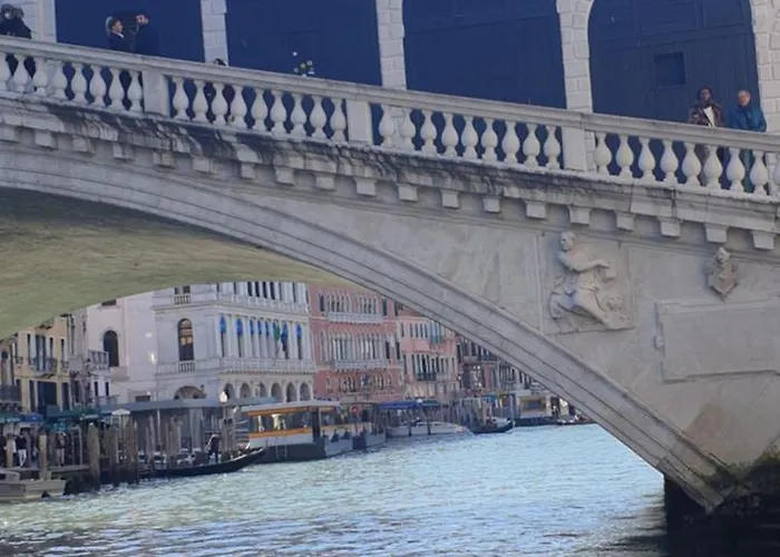 Large Confortable Balcony View *