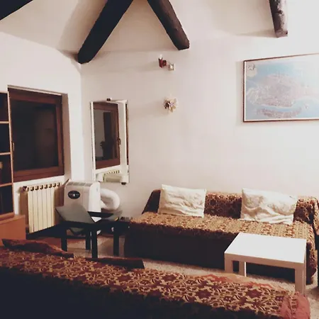 Large Confortable Balcony View *