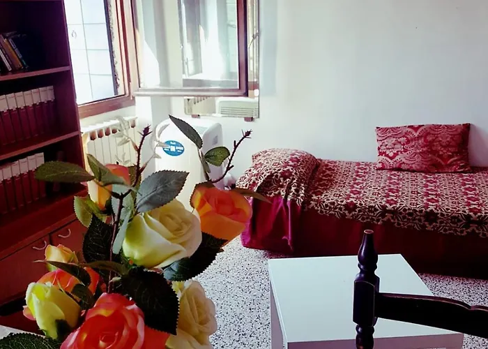 Large Confortable Balcony View